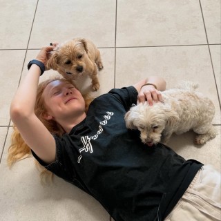 Molly-C.-Quinn-R006cfb9e25ffdb60630