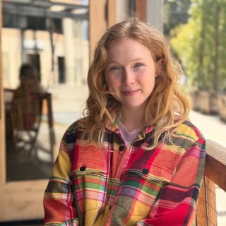 Molly-C.-Quinn-R0088b206107f84d0817