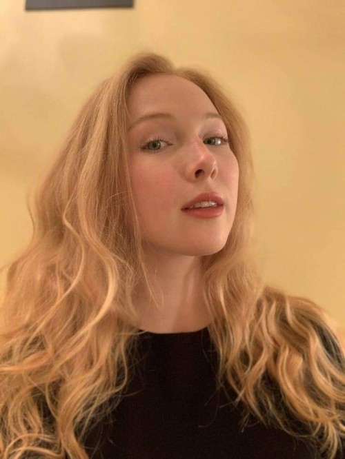 Molly-C.-Quinn-R0170fa2e1961550618a.jpeg