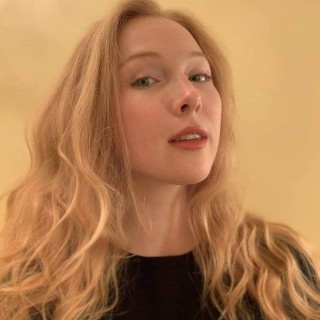 Molly-C.-Quinn-R0170fa2e1961550618a
