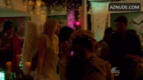 Molly-C.-Quinn-R020a24f935c8d9f06c5.mp4