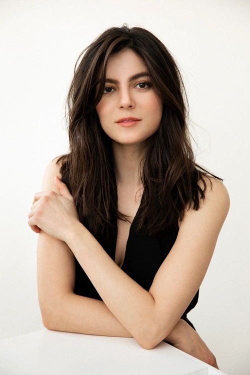 Monica-Barbaro-R0118646275b066babf6.jpeg