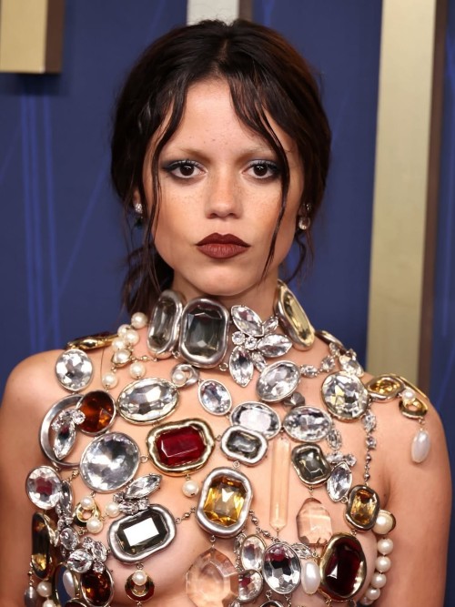 NEW--Jenna-Ortega-arrived-on-the-Emmy-Awards-red-carpet.-Fan-account--not-affiliated-with-Je-269faa9e581c67515.jpg