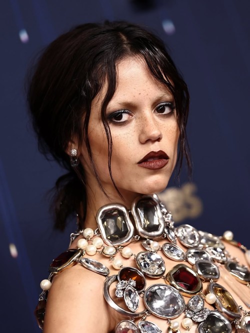 NEW--Jenna-Ortega-has-arrived-at-the-2025-Emmys--follow-jennaortegamoments-and-join-my-cha-6598c94860c294130.jpg