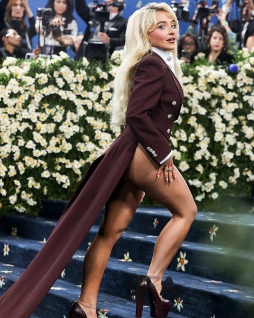 NEW--Sabrina-Carpenter-at-the-2025-Met-Gala-in-New-YorkMay-5-2025sabrinacarpenter-sabrinacarpenteredit-sabrinacarpenteredits-teamsabrina-sabrinacarpenterupdates-emailsicantsendtour-ema34a176bc216270bf.jpg