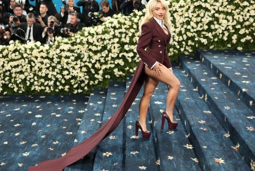 NEW--Sabrina-Carpenter-at-the-2025-Met-Gala-in-New-YorkMay-5-2025sabrinacarpenter-sabrinacarpenteredit-sabrinacarpenteredits-teamsabrina-sabrinacarpenterupdates-emailsicantsendtour-ema85474fd7e3807c92.jpg