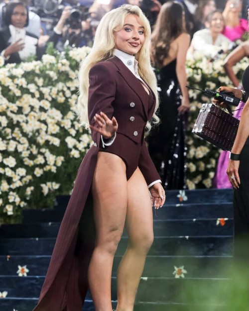 NEW--Sabrina-Carpenter-at-the-2025-Met-Gala-in-New-YorkMay-5-2025sabrinacarpenter-sabrinacarpenteredit-sabrinacarpenteredits-teamsabrina-sabrinacarpenterupdates-emailsicantsendtour-ema9ab371a12b0c6513.jpg