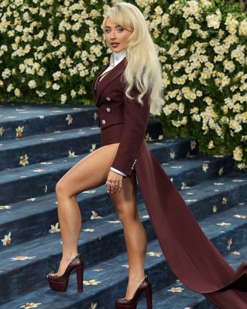NEW--Sabrina-Carpenter-at-the-2025-Met-Gala-in-New-YorkMay-5-2025sabrinacarpenter-sabrinacarpenteredit-sabrinacarpenteredits-teamsabrina-sabrinacarpenterupdates-emailsicantsendtour-emaecbb7bab4e8c16e6.jpg