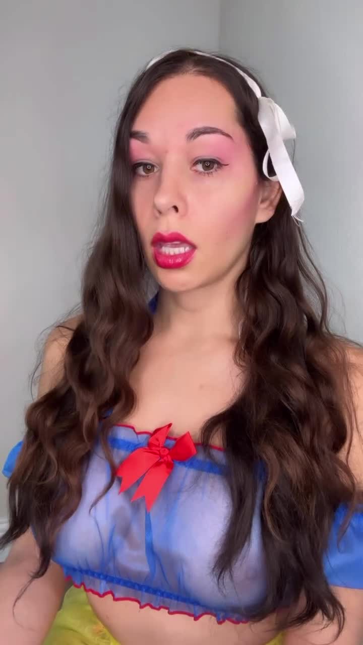 NEW-SEXY-SNOW-WHITE-PHOTOS-ARE-NOW-UP-ON-MY-OF-Message-me-for-link-or-to-see-them-through-here-But-ask-me-nicely-model-modeling-modelshoot-modelling-modelphotography-modell.mp4