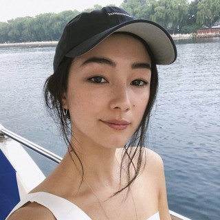 Natasha-Liu-Bordizzo-R034ae2060f4607343dc