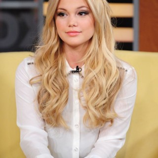 Olivia-Holt-R021
