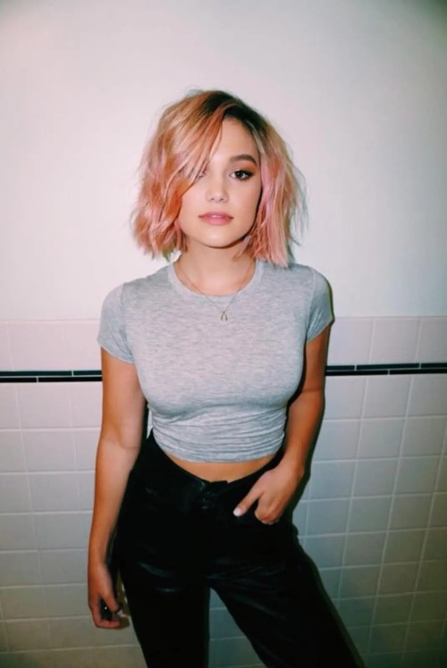 Olivia-Holt-R066.jpg