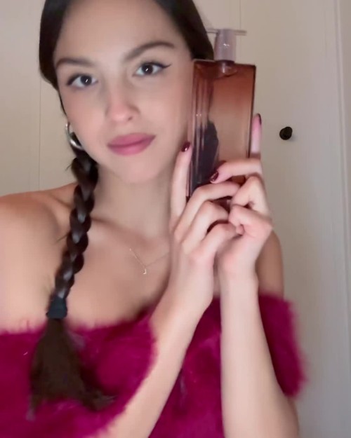 Olivia-Rodrigo-R142.mp4