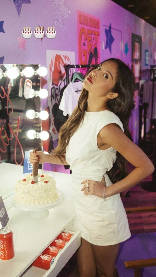 Olivia-Rodrigo-R231.jpg
