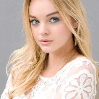 Olivia-Rose-Keegan-R013