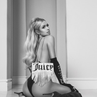 Paris-Hilton-Sexy-Rollacoaster-Magazineb39d33ed0470f845