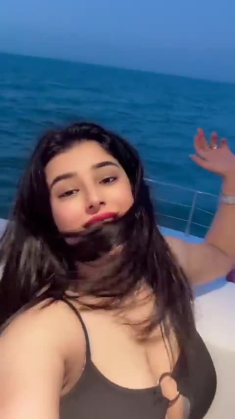 RWslrYFMkvdxWcXqo4jJQ.1034.mp4