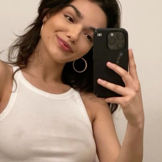 Rachel-Zegler-R103c91a34b8e9731a4f