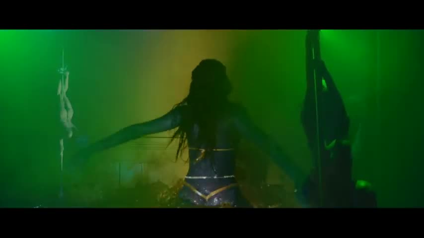 Rihanna---Pour-It-Up-Explicit7d9000eff1ffabb0.mp4