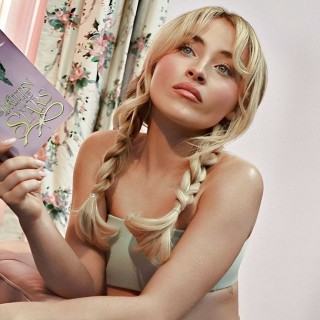 Sabrina-Carpenter-R001