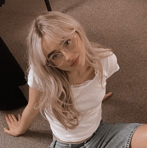 Sabrina Carpenter R008