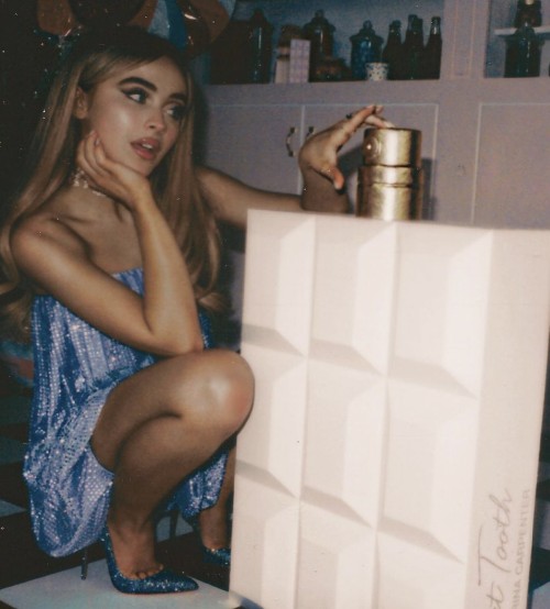 Sabrina Carpenter R031
