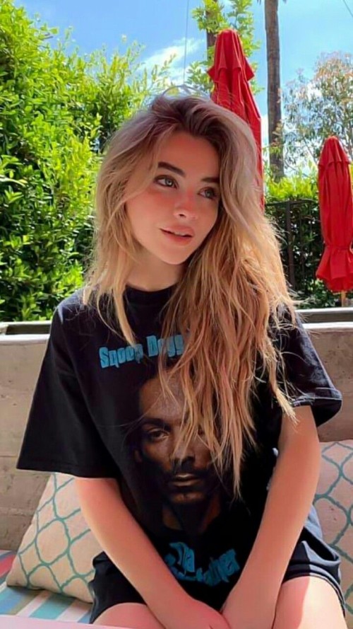 Sabrina Carpenter R032