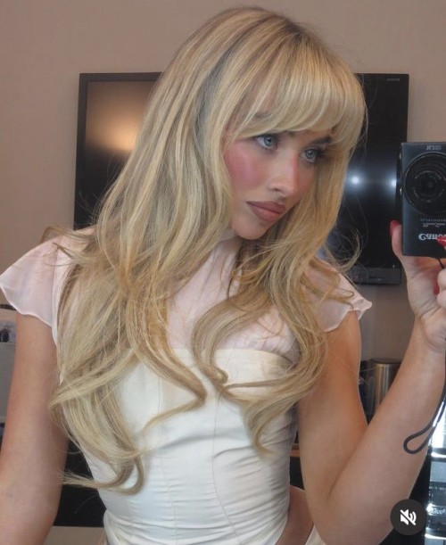 Sabrina Carpenter R077