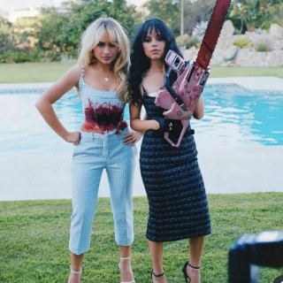 Sabrina-Carpenter-R130