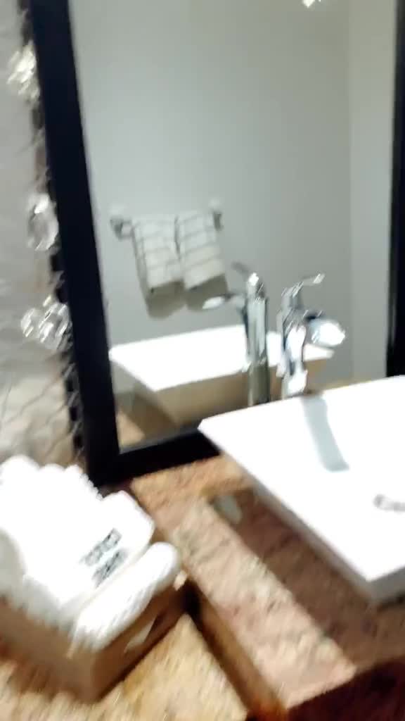 Sabrina-Carpenter-R172.mp4