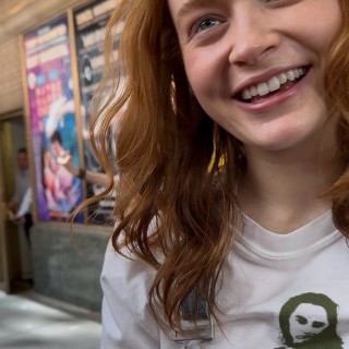 Sadie-Sink-R024