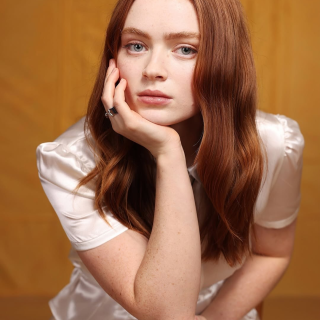 Sadie-Sink-R054