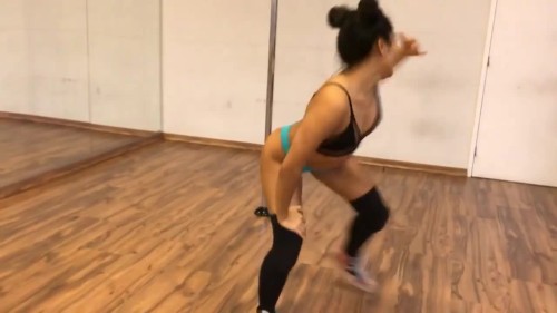 SaveClip.App_AQP5k_lJkZRvdhBwbIVEgl5wsVySozi9zZUi1ShacJQ_D-3_U6Vy5g3wnlU4eDNSz31SLx3sMSCQUp7J5oJ2Bf8CmcCaGwDivyUxfVE.mp4