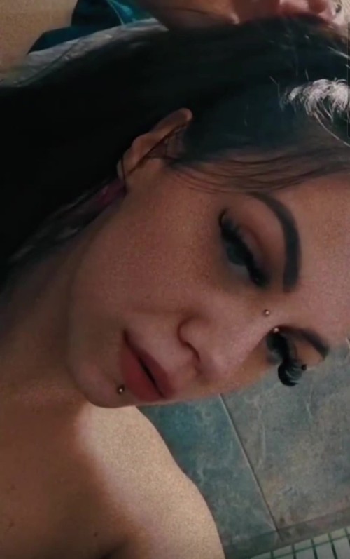 Screen_Recording_20241123_011506_Snapchat_1_1e6754a33fee1a914.mp4