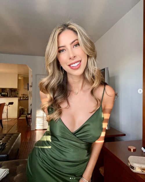 Screenshot-2025-02-05-at-16-00-56-Kim-Castro-kimcastro_wx--Instagram-photos-and-videos47799f3d4530d482.png