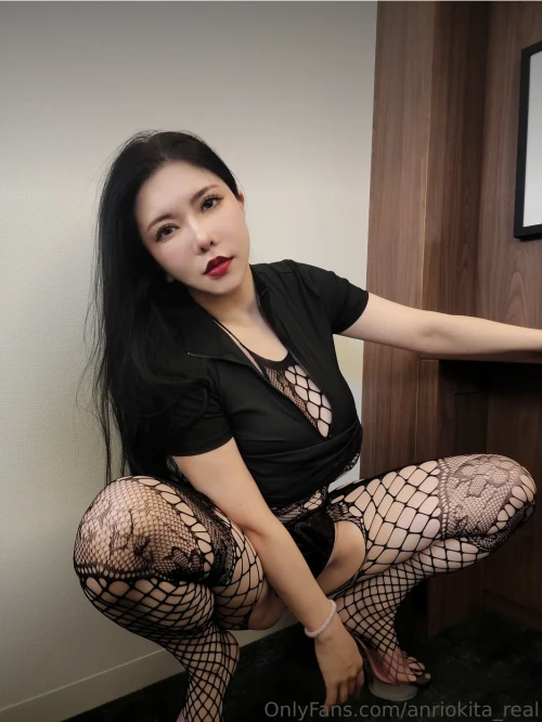 Screenshot-2025-12-02-at-18-21-49--Anri-Okita-OnlyFans.webp