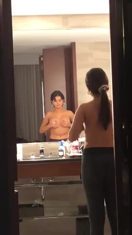 Selena-Gomez-R010d5dab66b5b487341.mp4