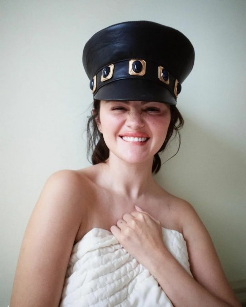 Selena-Gomez-R0228748dfb8eb00e8e6.jpg