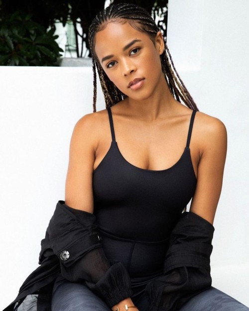 Serayah-R0103b93cfce147d8fc6.jpeg