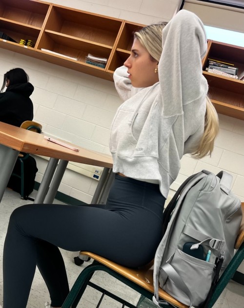 Sexy-Fit-Blonde---2b9d3a0f814d135ea.jpeg