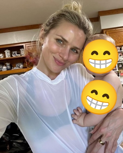 Shantel-VanSanten-R013456109fcf370f401.jpg