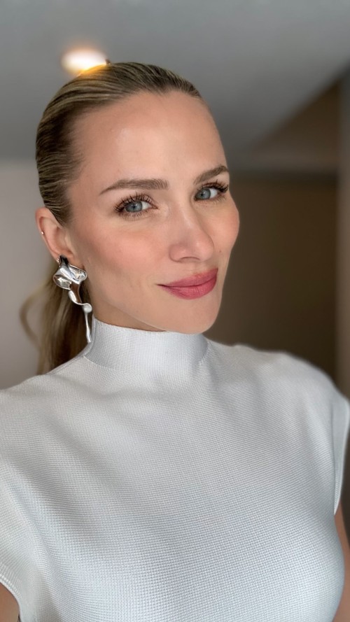Shantel-VanSanten-R017fae70134c417046f.jpg