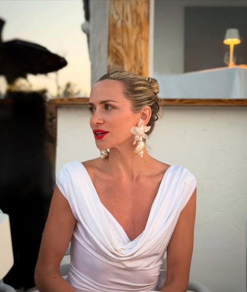 Shantel-VanSanten-R019b7fedca879d0b989.jpg