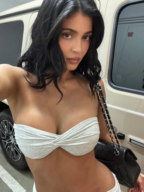 SnapInsta.to_530936835_19251040480057818_1461657521883896210_n01f99ca166182303.jpg