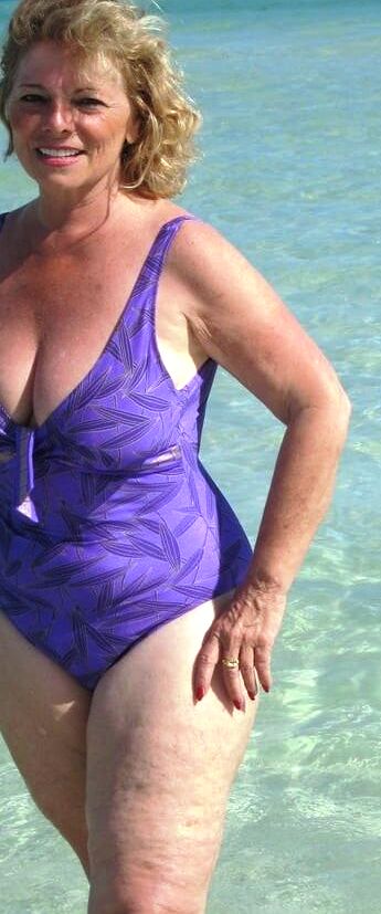 Swimsuit-mom-1.jpeg