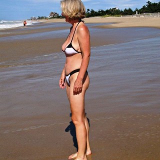 Swimsuit-mom-38