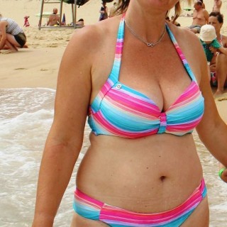 Swimsuit-mom-40