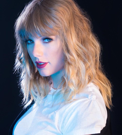 Taylor-Swift-2017-Photoshoot-taylor-swift-41253994-975-10804c7c31275b87cfbd.jpg