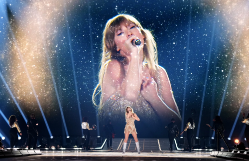 Taylor-Swift-R03238f006d90c2aa2c7.png