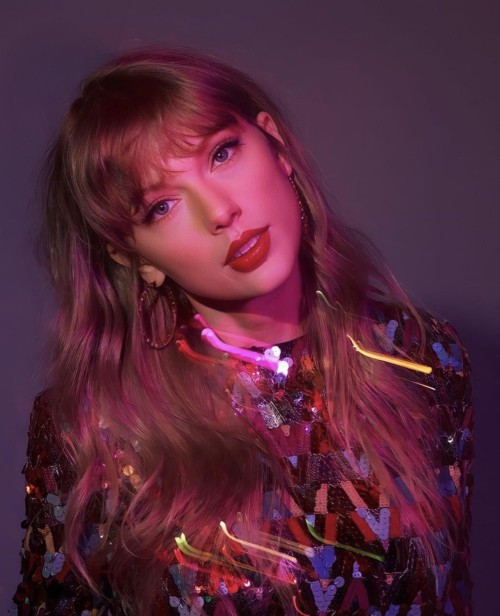 Taylor-Swift-R040c266e2c8b1583c06.jpeg